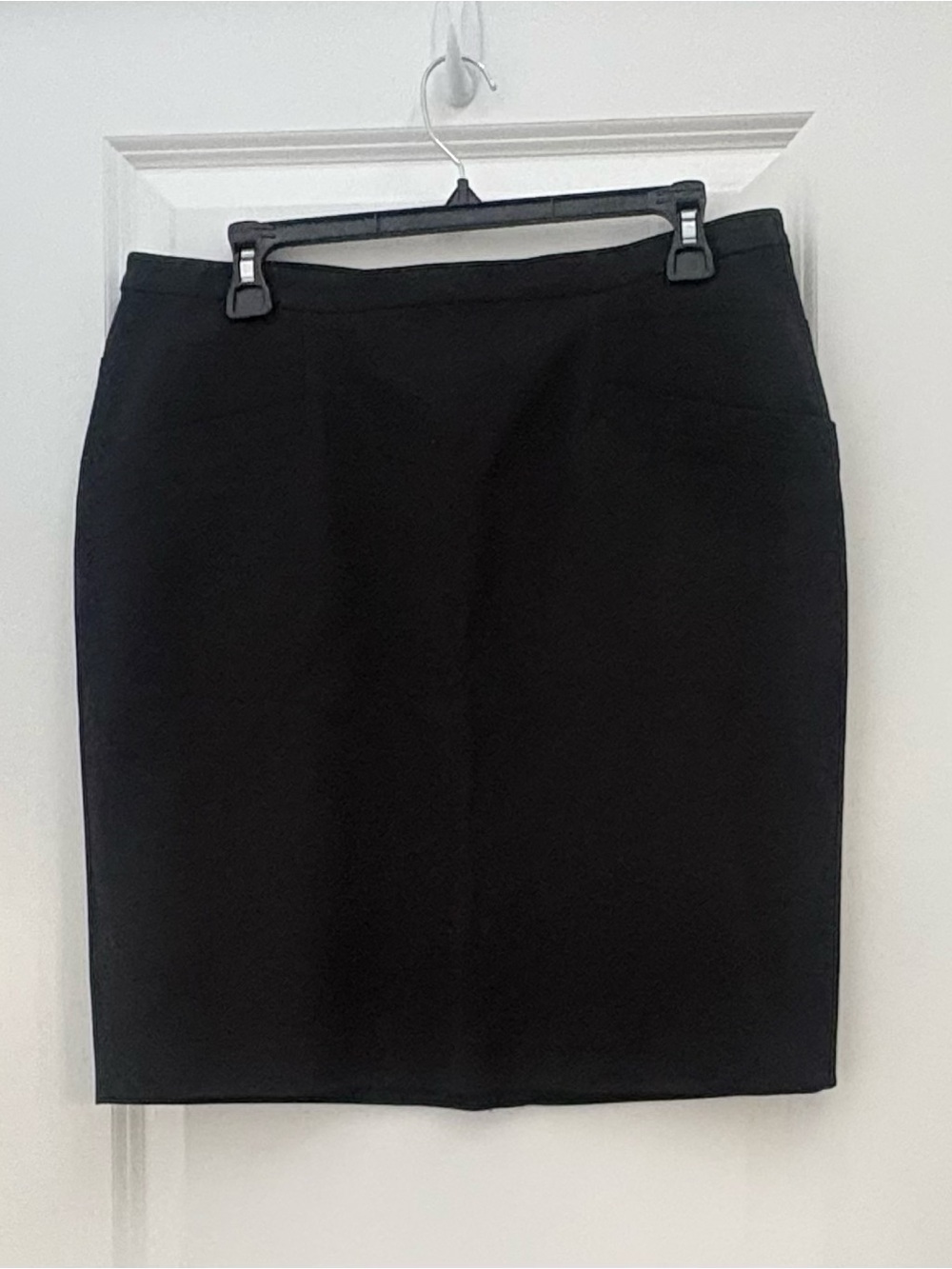 H&M Black Pencil Skirt - Sleek Workwear